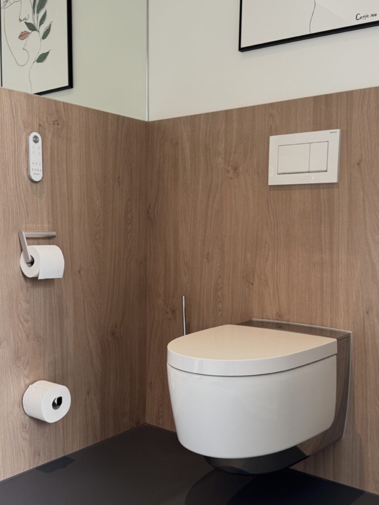 Stilvolles AquaClean Dusch-WC von Geberit